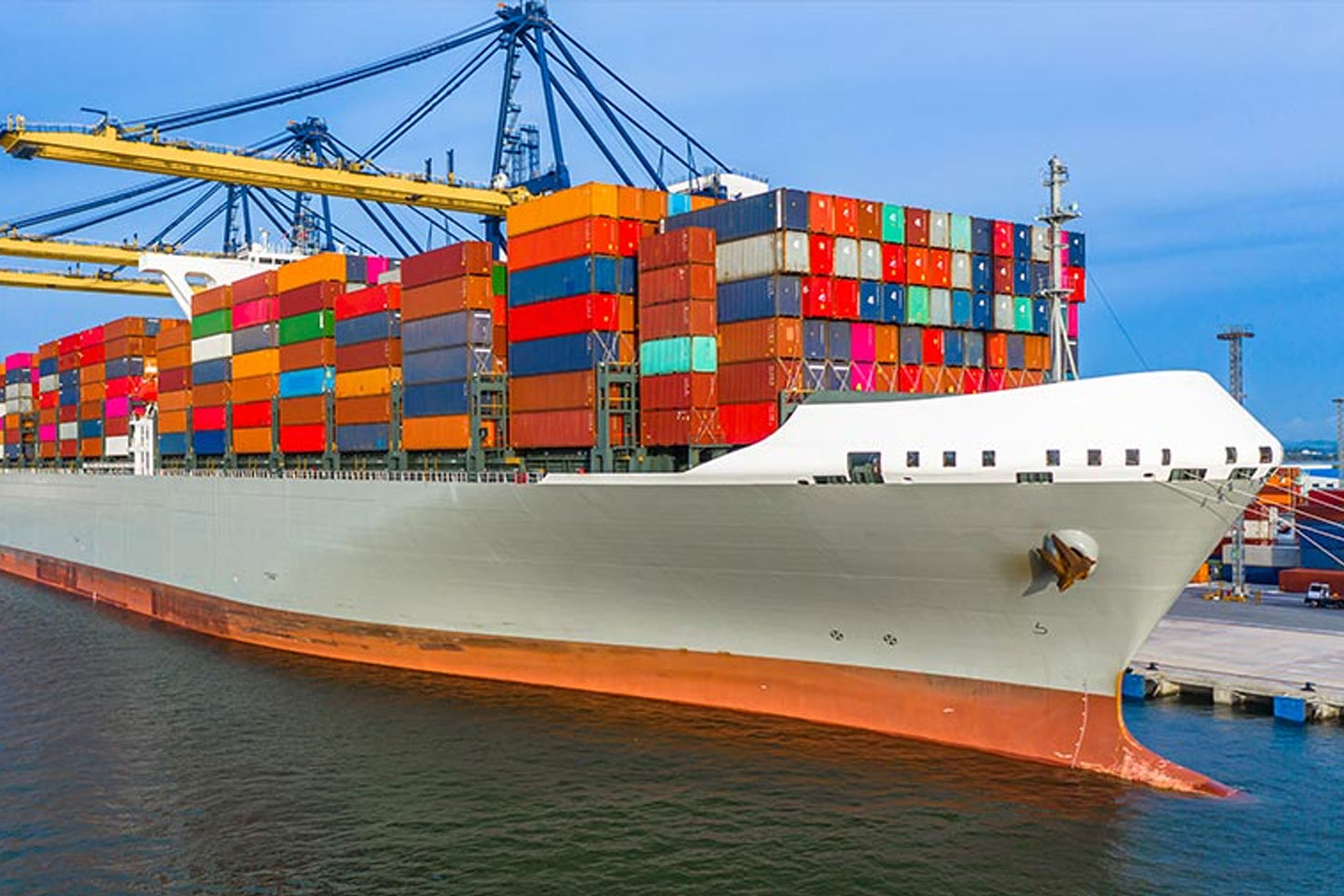 دریافت و بازرسی محموله وارداتی در دروازه ورودی